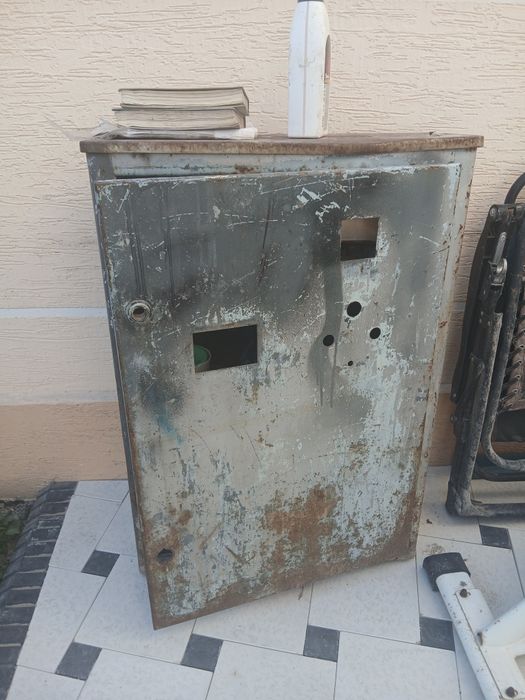 Шкаф металлический