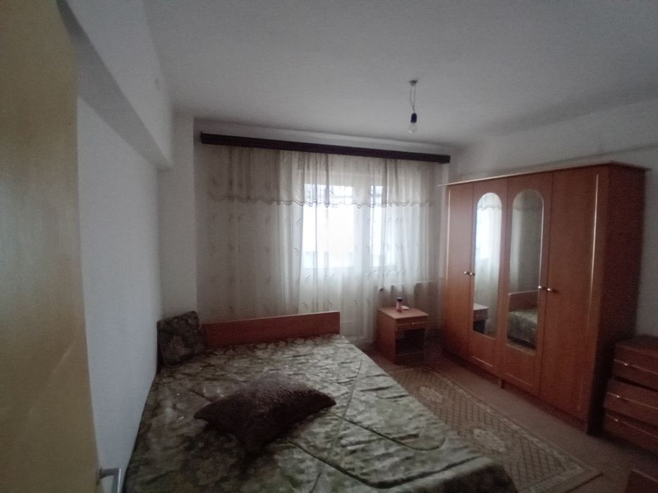 Apartament cu 2 camere de vânzare în Târgoviște.