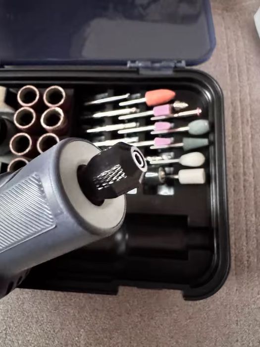 Greenworks мини гриндер 8 волта на зарядни батерии