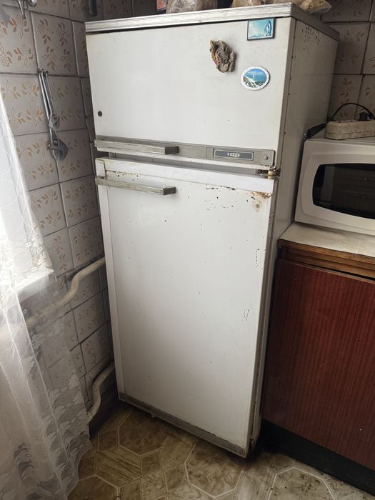 Холодильник рабочий