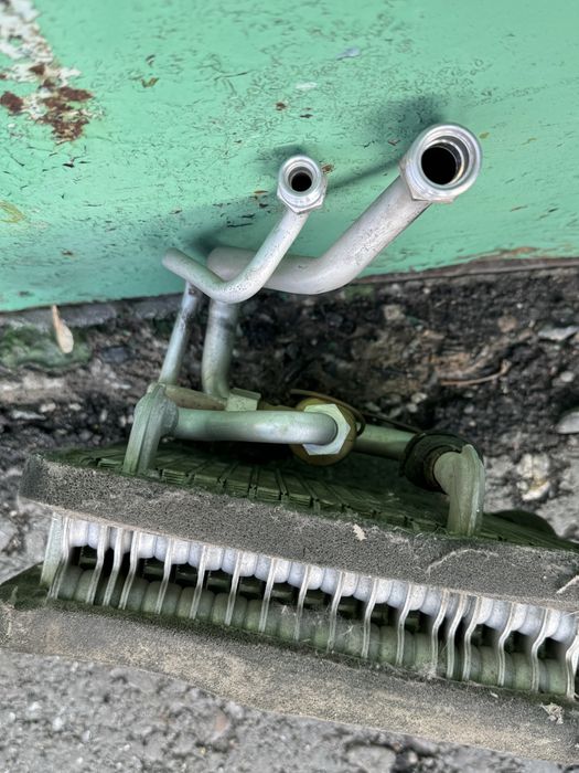 Продам компрессор и радиатор кондиционера Cummins