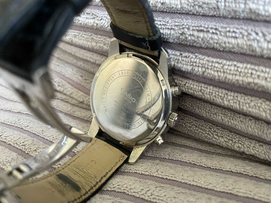 Ceas de Barbati Casio Beside BEM-511L-1AVDF