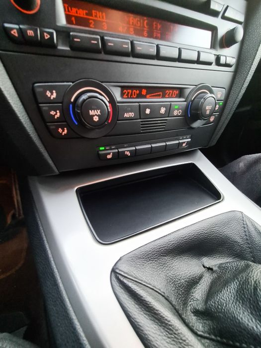 Tavita / suport telefon cu incarcare wireless pt Bmw e90 seria trei