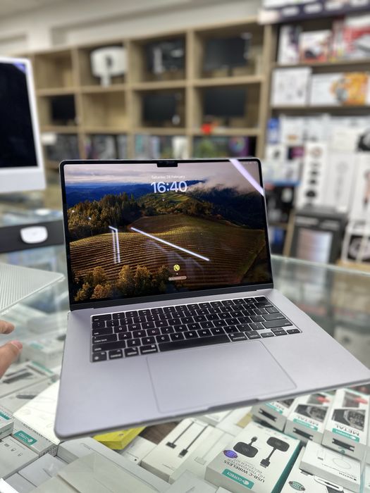 MacBook Air 15 inch M3 8/256 б/у