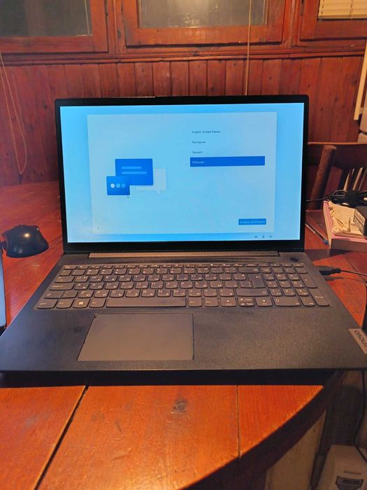 Продавам Лаптоп V16 G2