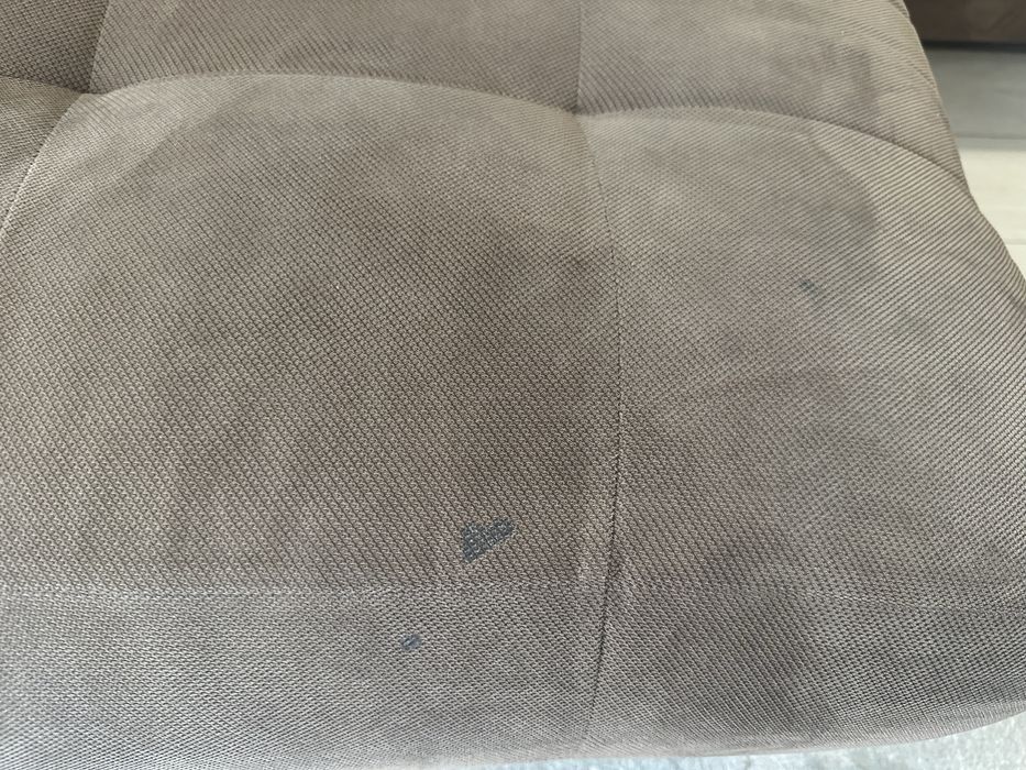 Разтегателен диван с подлакътник етажерка Мелвин Спринг