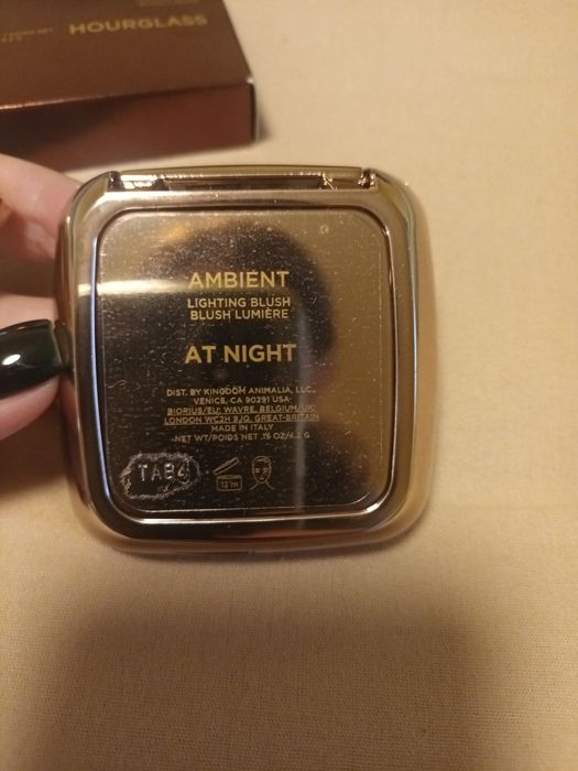 Hourglass руж и гланц нови