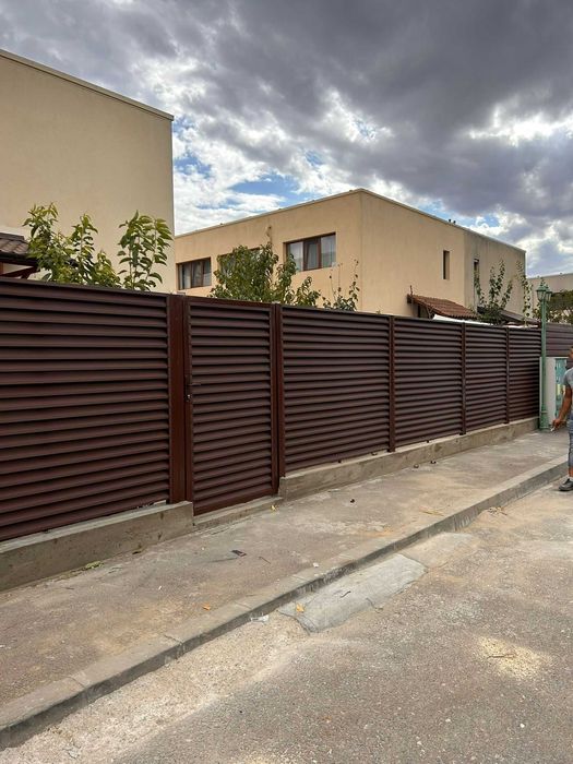 Garduri din panou stil jaluzele, sipca metalica, tabla, plasa si BCA