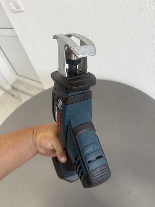 Акумулаторен саблен трион Bosch Professional GSA 18 V-LI C (Само тяло)
