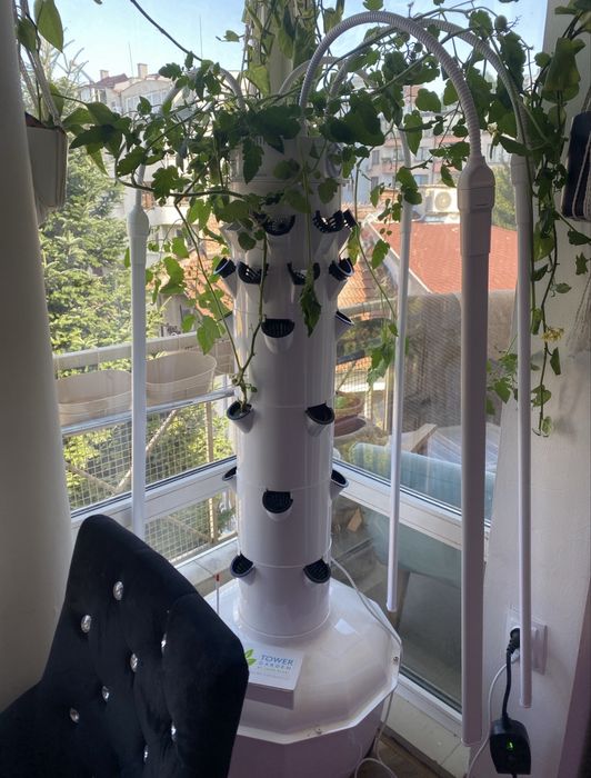 Хидропонна кула Tower Garden Juice Plus + LED осветление за отглеждане у дома