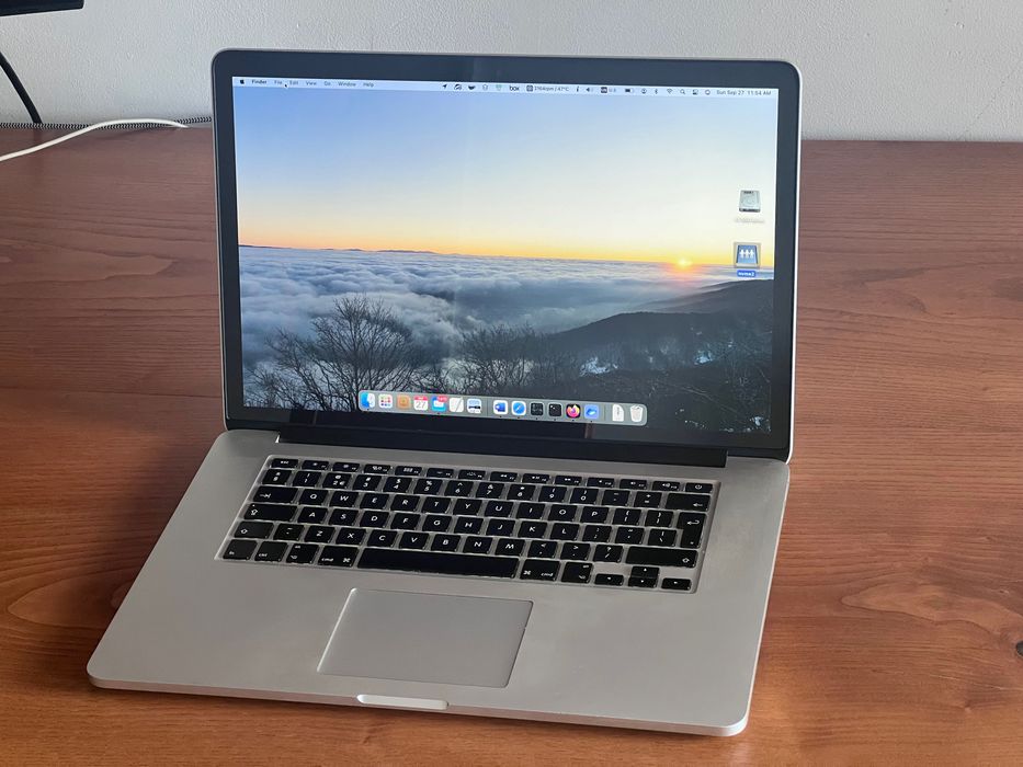 MacBook Pro 15' inch,16G RAM, 1TB SSD,i7,Dual Graphic Card, mid 2015