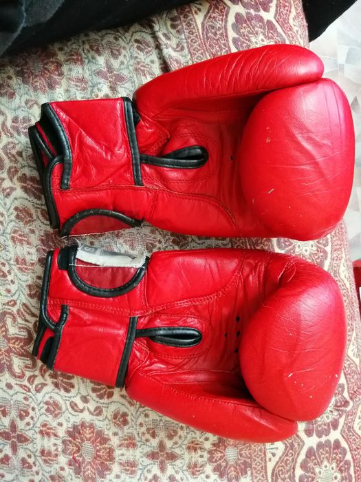 Боксерский перчатки