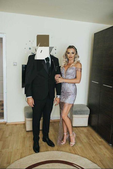 Rochie eleganta cu broderie