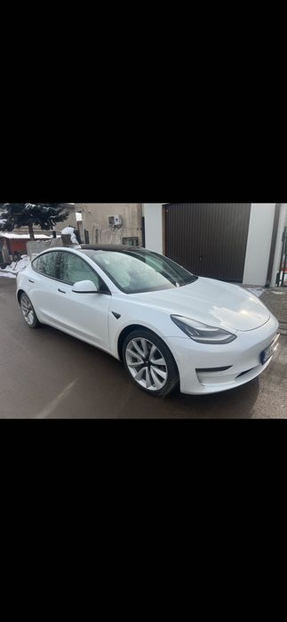 Тесла под наем 180 на ден