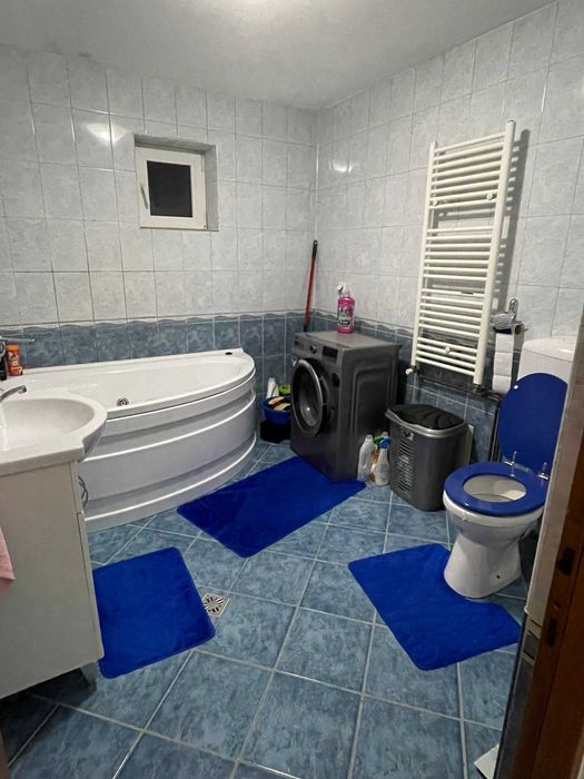 Inchiriez apartament 3 camere , zona Cedonia