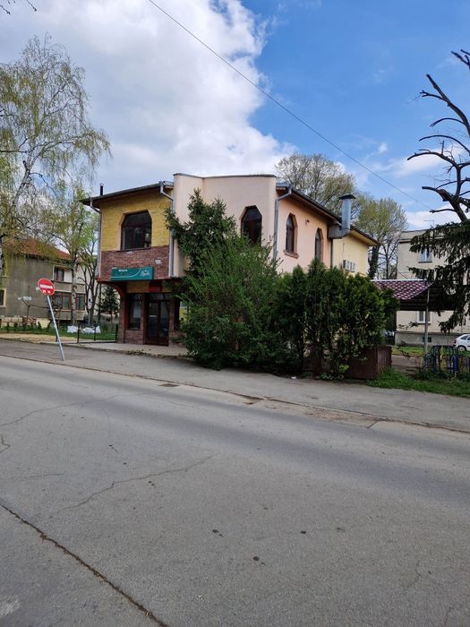 Продава се Двустаен апартамент в Русе, Център - 160 кв.м за 1188 €/кв.м - Снимка #2