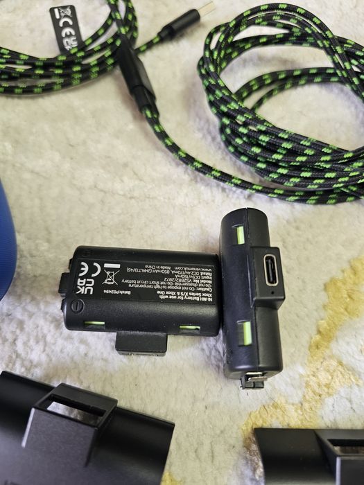 Controller xbox series x/s impecabile  plus acumulatori si cablu incarcare.xbox maneta .