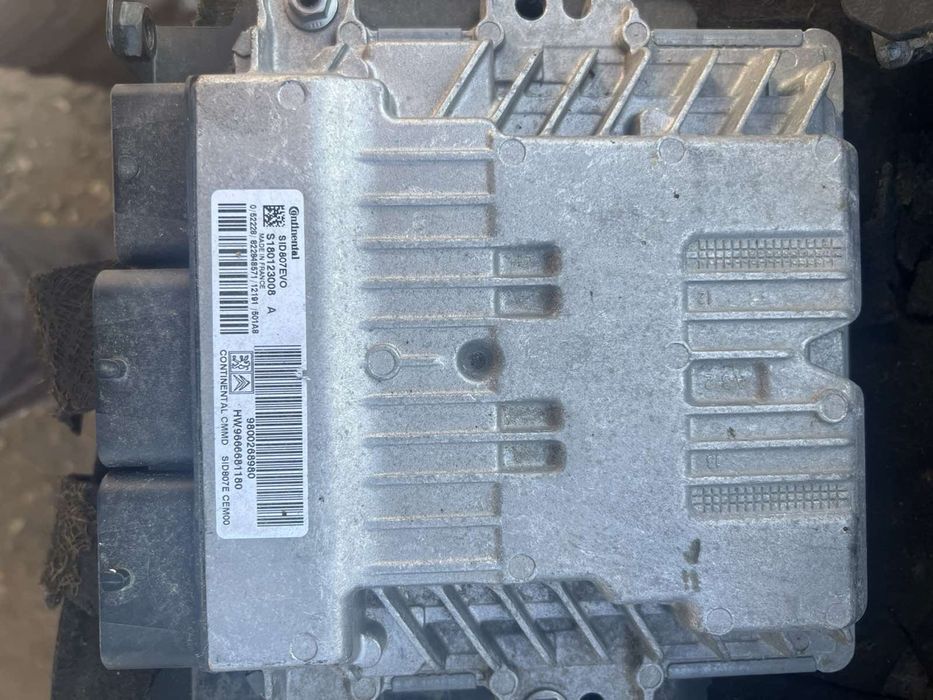 Компютър мотор ECU Peugeot 3008 CITROEN 1.6hdi S1801230