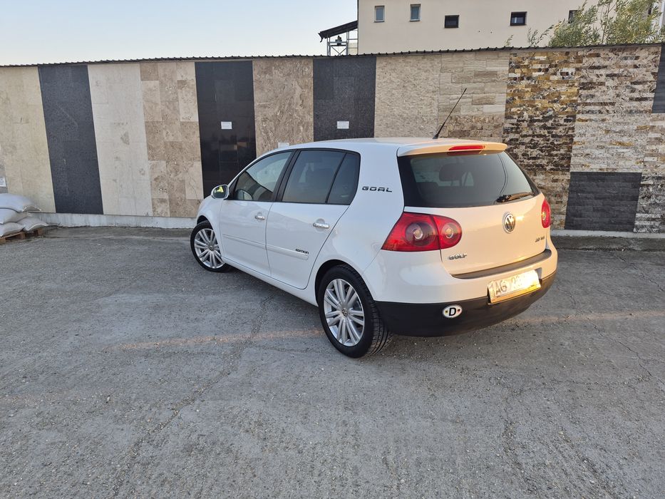 Volkswagen golf 5 // 2.0 diesel  2008//Stare impecabila