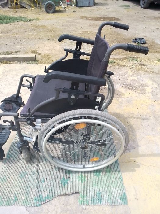 Продам коляску для инвалидов