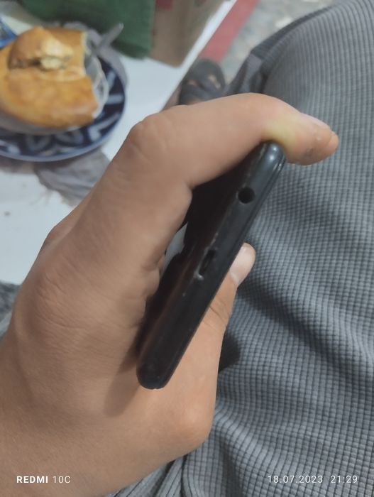 Artel telefon sotiladi