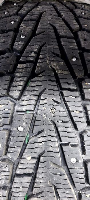 Продам шины Nokian