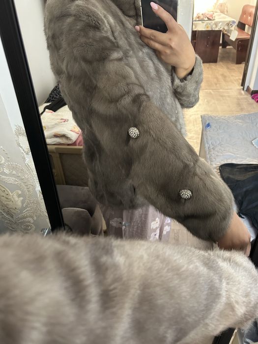Продается шуба. В отличном состояний.