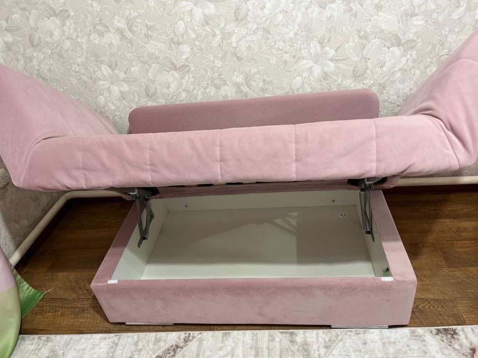 Продам диван подростковый