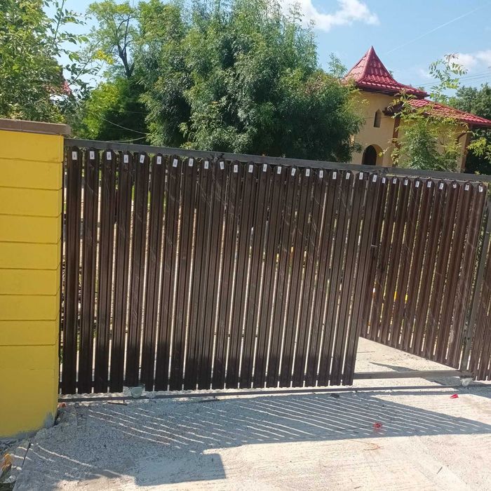 Construim garduri si porti din panouri stil jaluzele, sipca metalica, tabla cutata, BCA