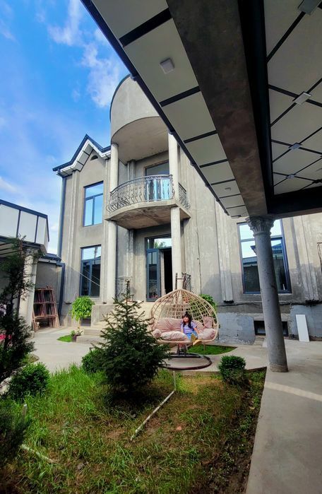 Ховли 2 каватли + подвал. 6 хона + холл 3та  саузел  ремонт