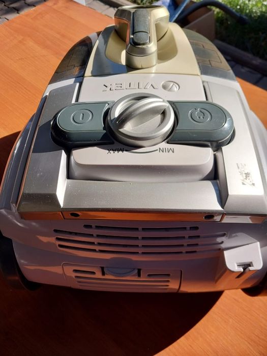 Продам пылесос Vitek