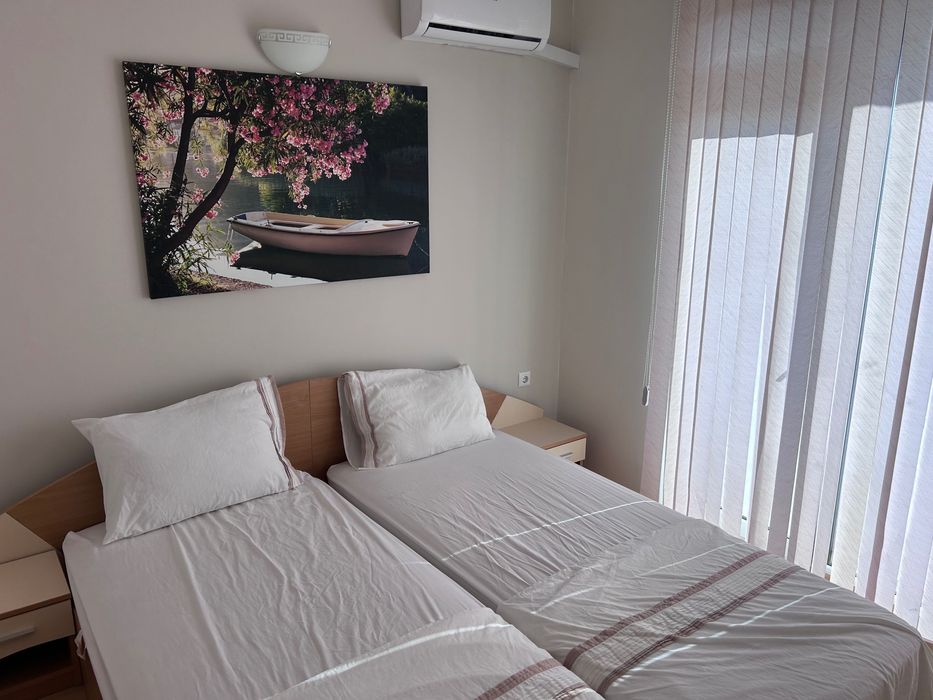 Дава се под наем Четиристаен апартамент в к.к. Слънчев бряг - 145 кв.м за 91.8 € - Снимка #3