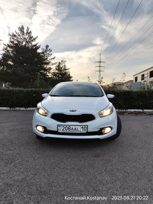 Продам автомобиль Kia CEED