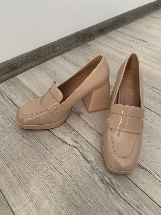 Нови дамски обувки