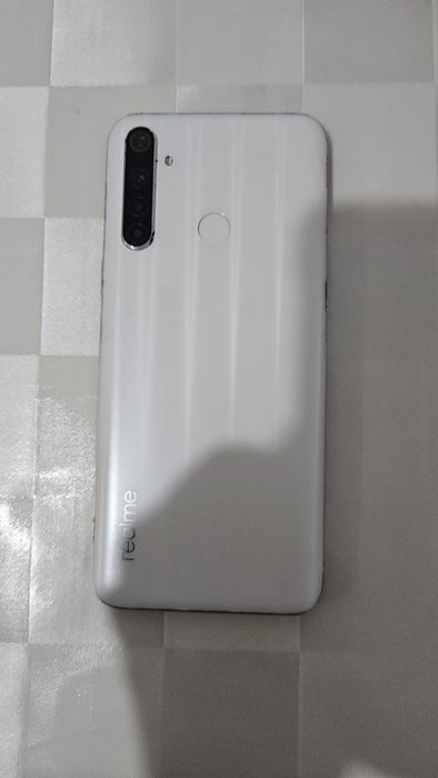 Продам телефон Realme 6i