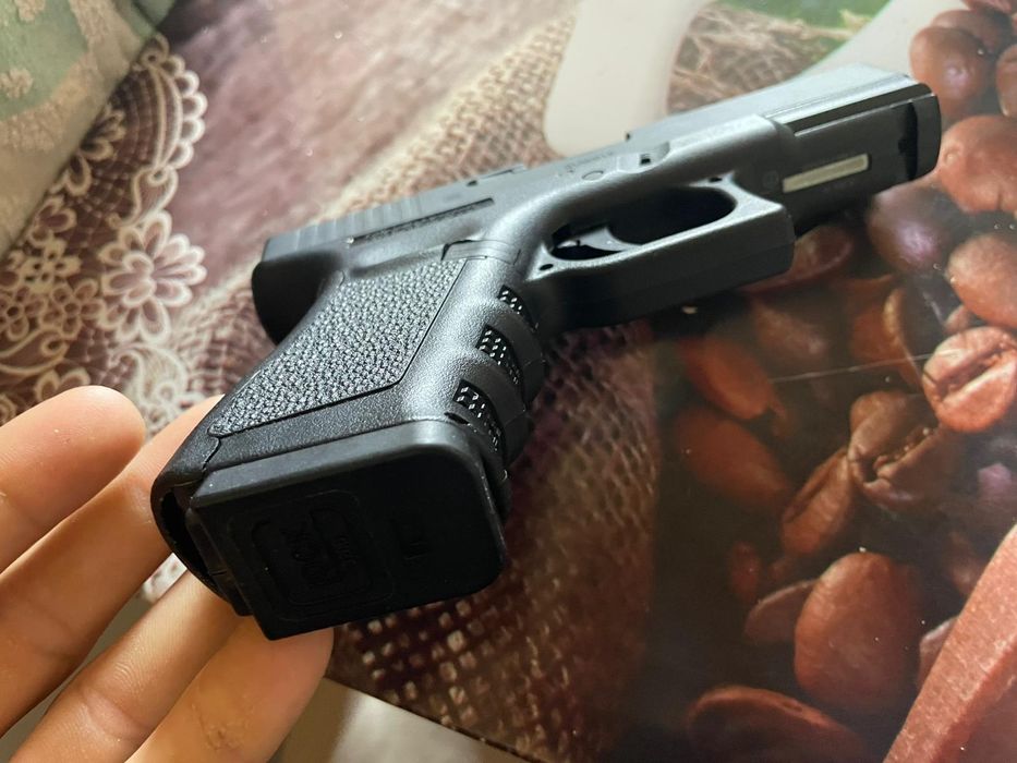 Vând Pistol AirSoft