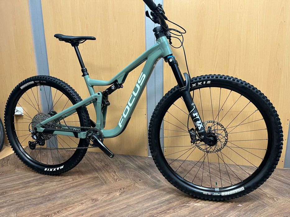 +MTB Focus THRON 6.9/29"/M-size/Suspension Full 130+