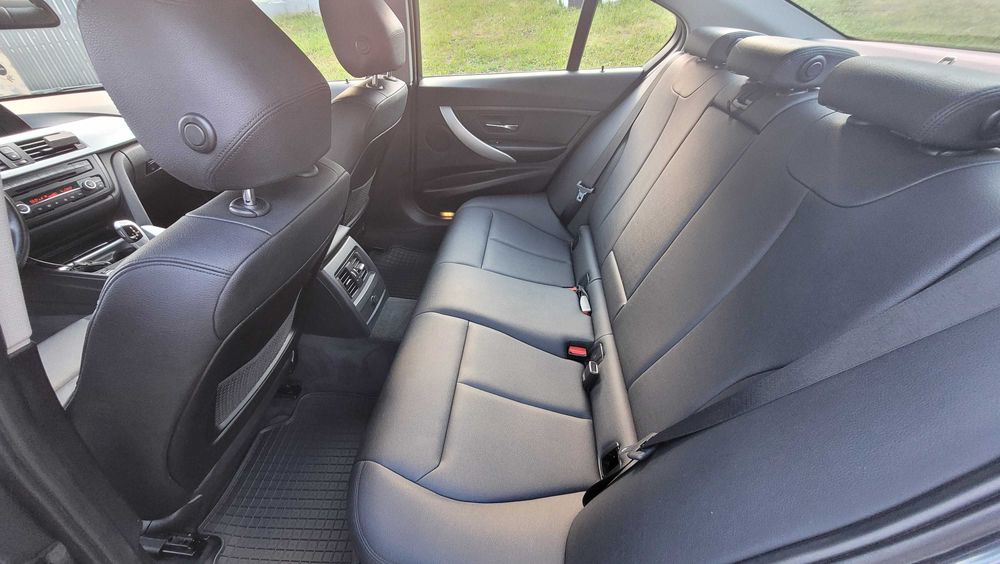 Vand BMW 318d Automat 2012