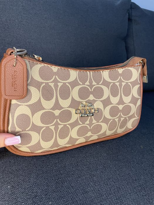 Нови чанти COACH
