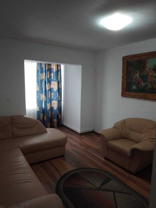 Inchiriez apartament 3 camere