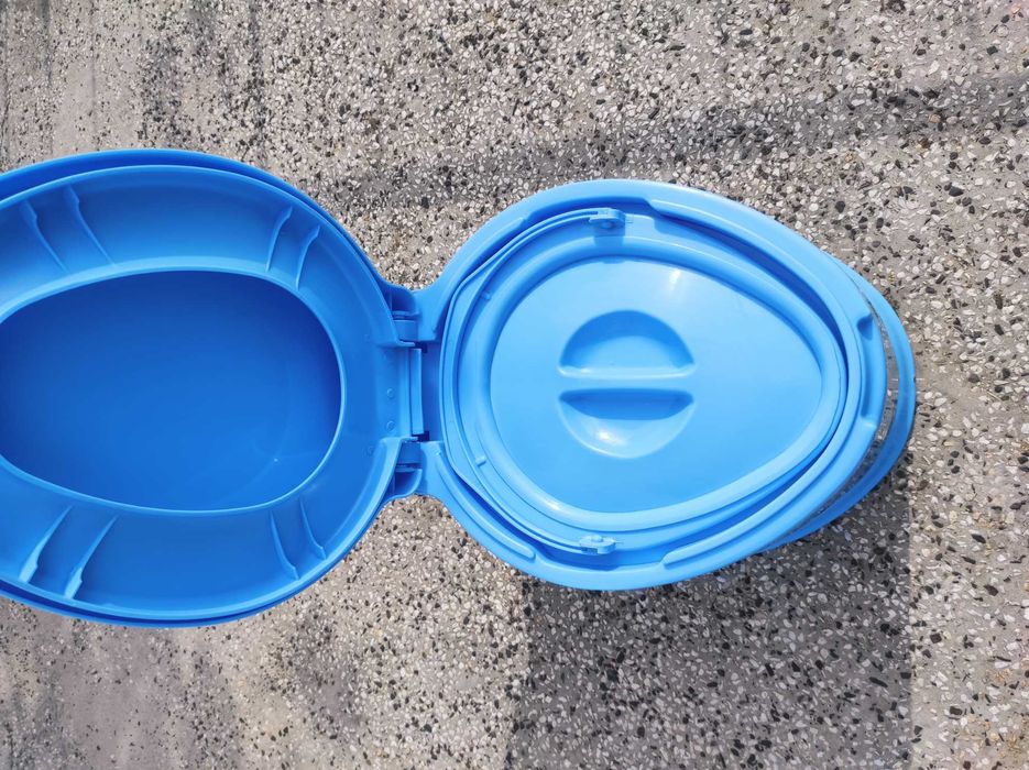 Преносима, подвижна тоалетна