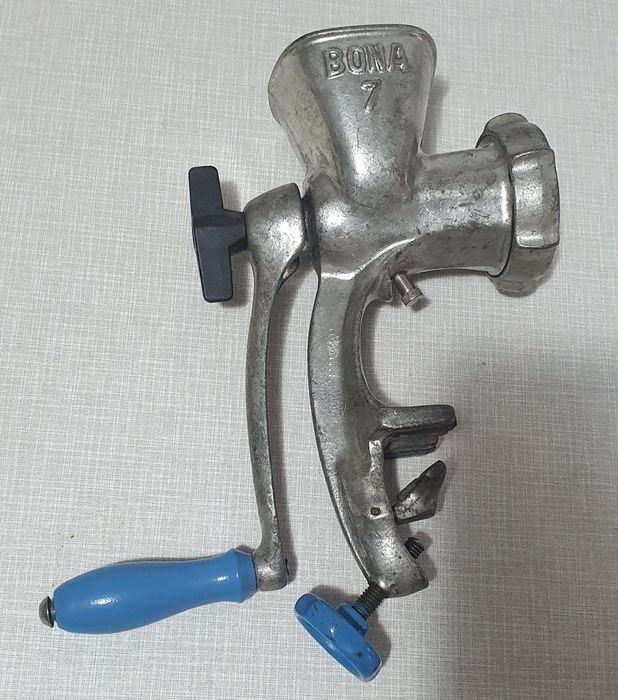 Mașină de tocat carne nr 7