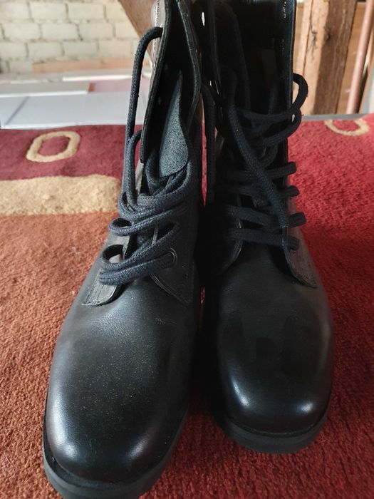 Echipament militar-scurte, ținută oraș, Bocanci etc