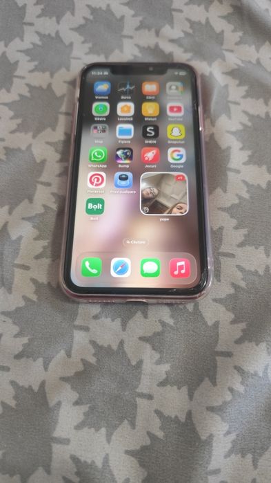 iPhone 11 product red