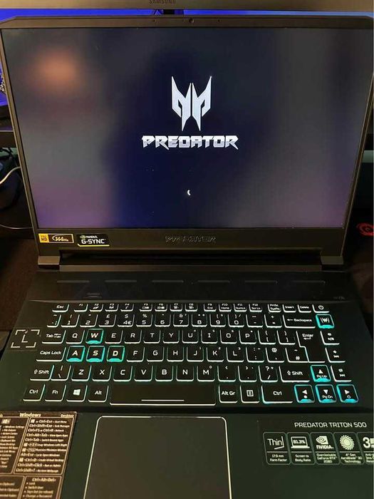 Acer Predator Triton 500 i7-8750H / RTX 2080 / 16GB RAM + Подаръци