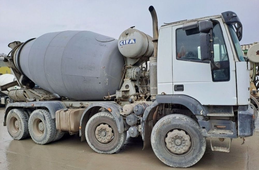 Dezmembrez Iveco Tracker Cursor Cifa