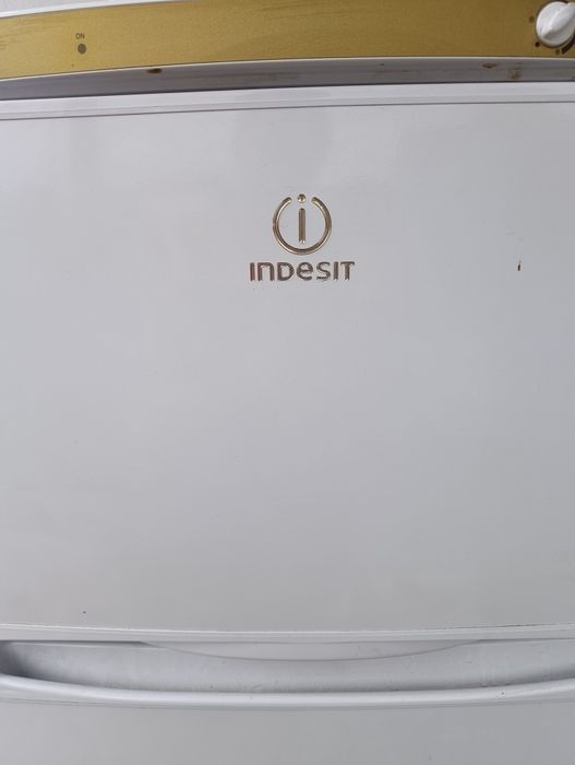 Холодильник INDESIT , морозильник