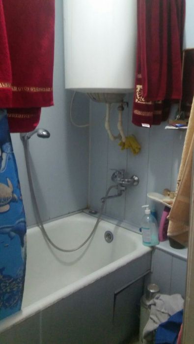 Продам спутник1 3ком 1этаж 2этажки деревянный дом с ремонтом