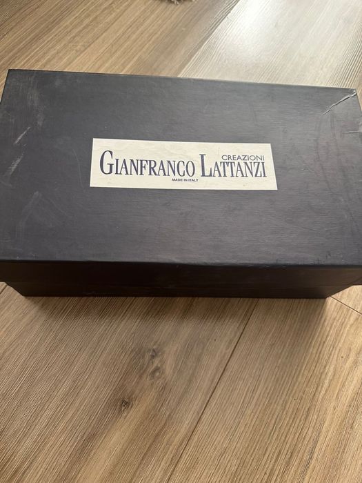 Продам мужские ботинки