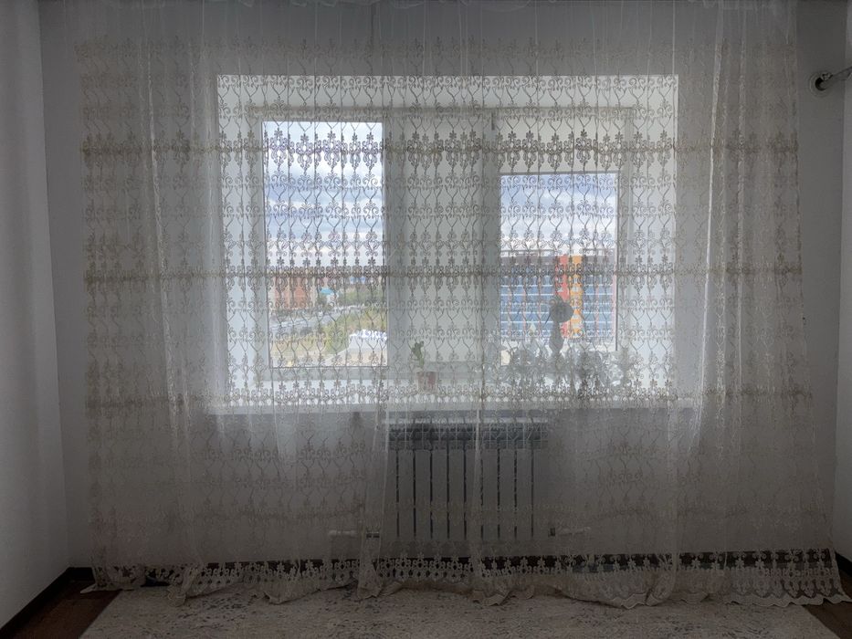 Продам шторы 12000